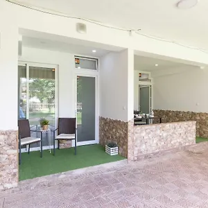 carihuela-beach-apartments.1costadelsol.com/