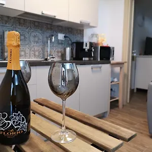 https://frida-one-bedroom-apartment-by-piazza-duomo.catania-hotels.net